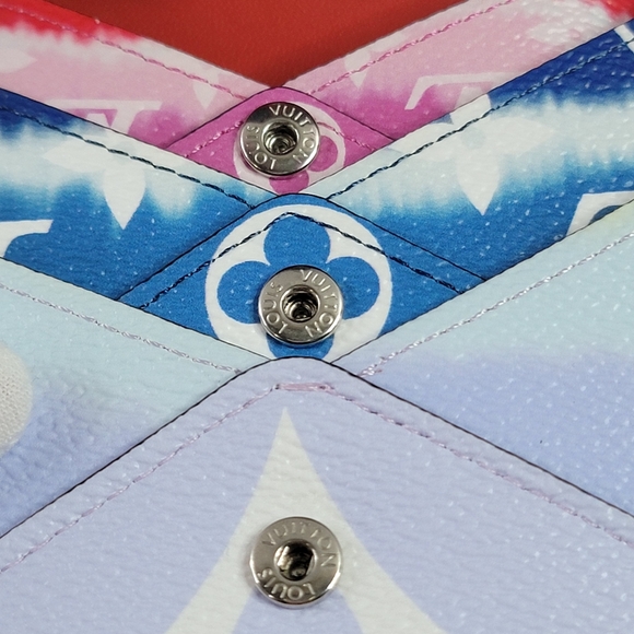 LOUIS VUITTON LV Escale Monogram Kirigami Pochette Set - Picture 16 of 17